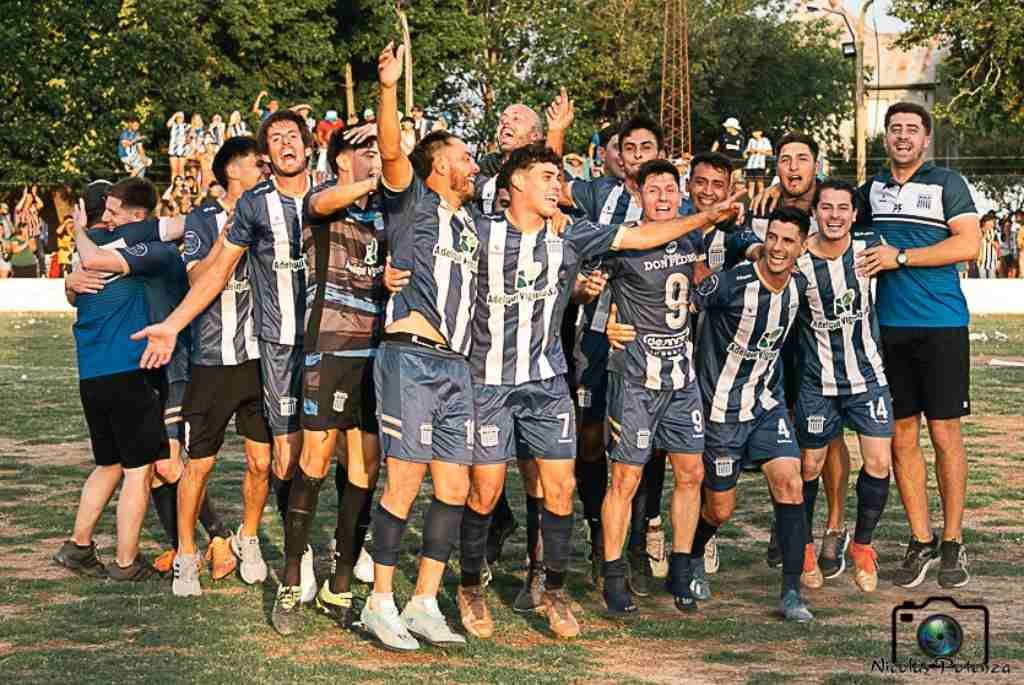 El conjunto de Colonia Belgrano dominó la liga de principio a fin y goleó por 3-0 en la final. Foto:Gentileza: Nicolás Potenza.