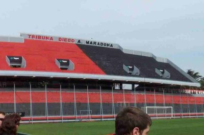 Colón ocupará la tribuna Diego Maradona en el estadio de Newell