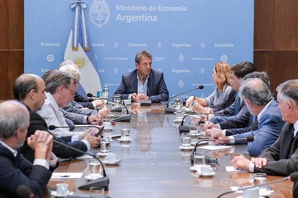 Sergio Massa se comprometió ante los gobernadores entrantes y salientes a enviar el dinero a las provincias. Foto:gentileza