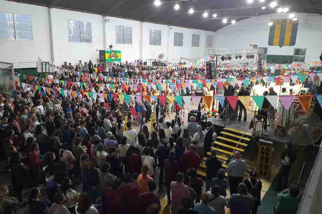 La misa se celebró en las instalaciones de Huracán. Foto:Gentileza.
