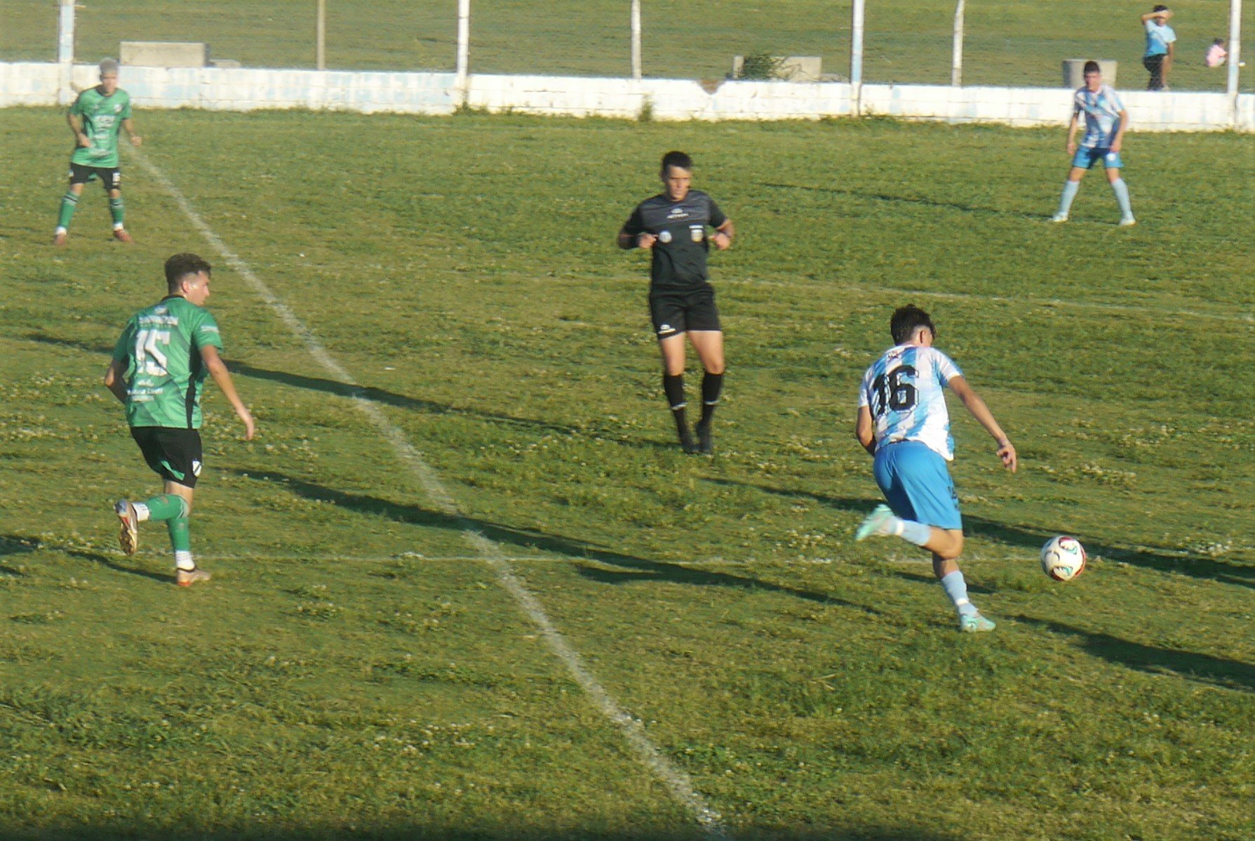 Agustín López ingresó, hizo un golazo y le cambió la cara a Belgrano. 
