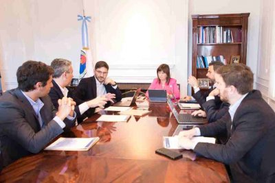 El gobernador Pullaro lanza con la ministra Bullrich el plan "Bandera"