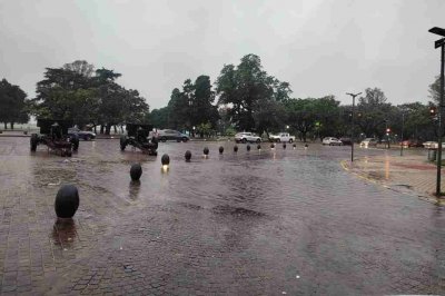 Día de lluvia y tránsito complicado en Rosario