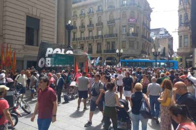 Rosario: nueva marcha contra las medidas del gobierno de Javier Milei