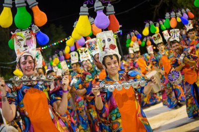 Más de ocho mil personas presentes en la primera noche de carnaval