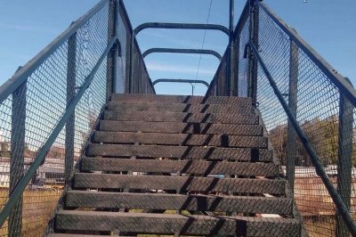 Mejorarn el puente peatonal de Rufino, una de las obras ms antiguas de la ciudad