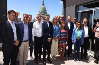 La intendenta de Paraná se reunió con intendentes del interior del país