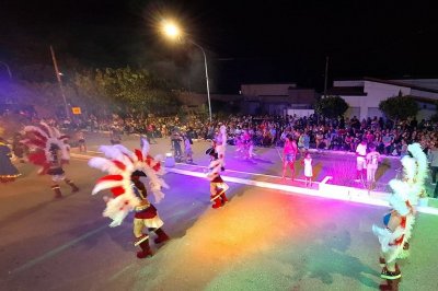 Más de 3.000 personas disfrutaron de la Gran Noche de Carnaval en San Cristóbal
