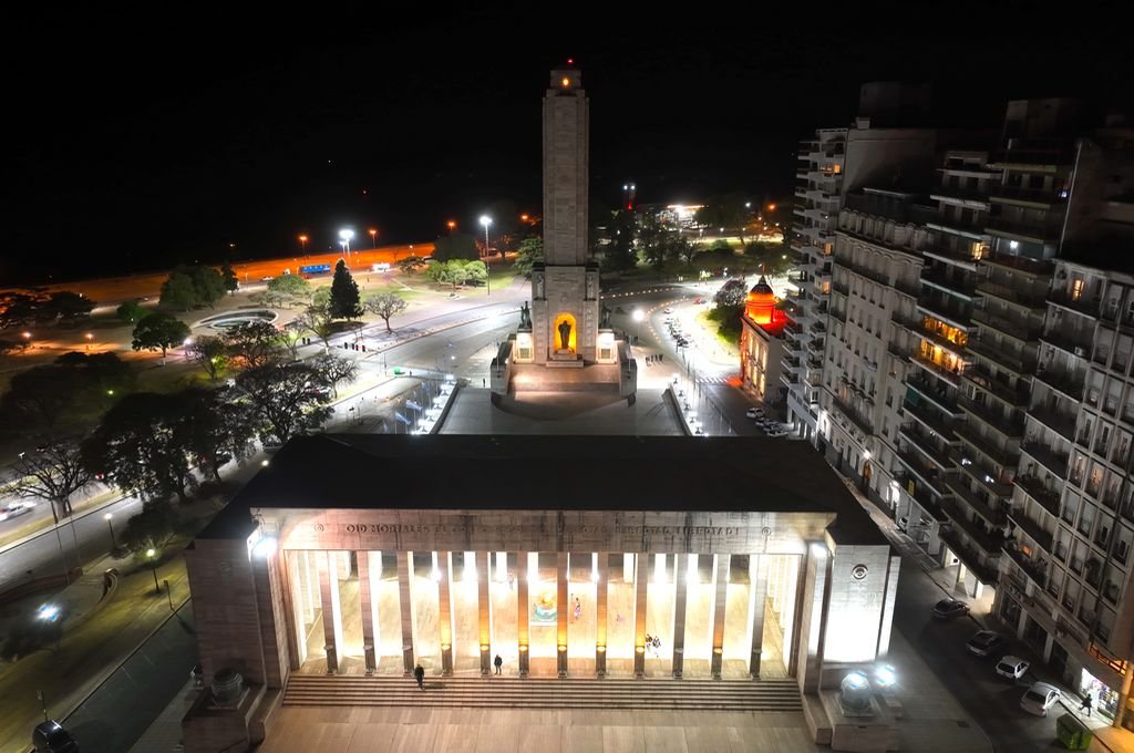 Peligra la continuidad de las obras de refacción del Monumento a la Bandera
