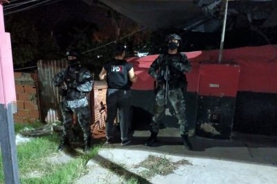 Armas, municiones y personas demoradas tras allanamientos por los crmenes de taxistas en Rosario