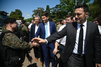 Rosario: el ministro Petri present equipamiento en seguridad de las Fuerzas Armadas