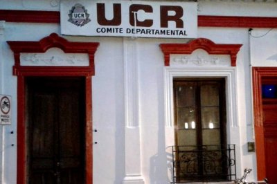 Descuentan el 10% del sueldo a funcionarios y concejales afiliados a la UCR