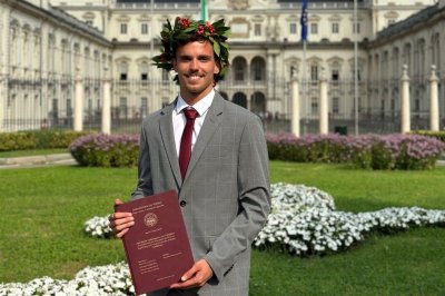 Graduado con honores en Italia y hoy aplica sus conocimientos en Espaa