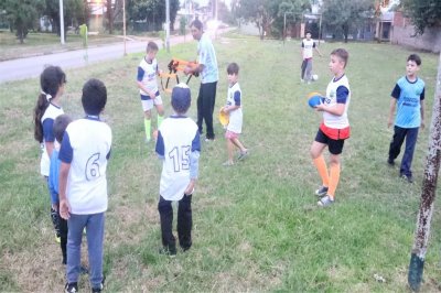Esfuerzo para destacar: Escuela de Ftbol Infantil Los Tigres
