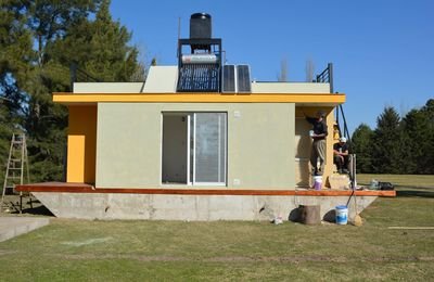 Diseñaron una oficina que flota si crece el río