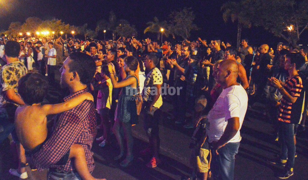 Celebración de año nuevo en la Costanera Oeste