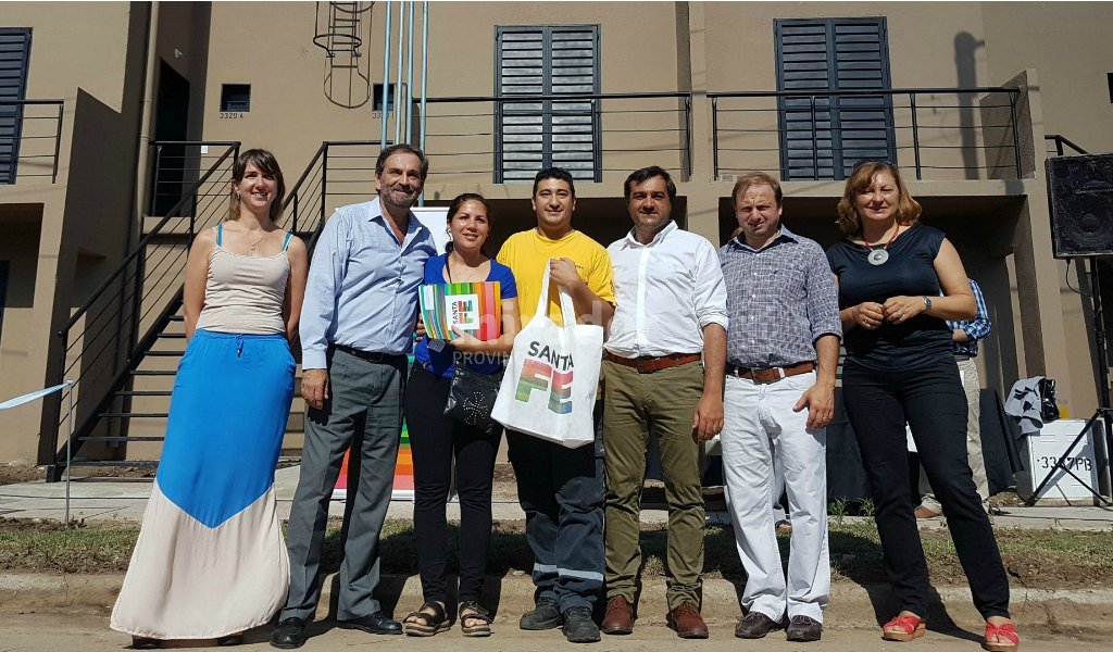 15 viviendas de la Provincia entregadas en Rosario