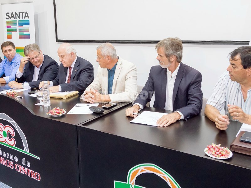 Apertura de sobres para repavimentar un tramo de la ruta 6