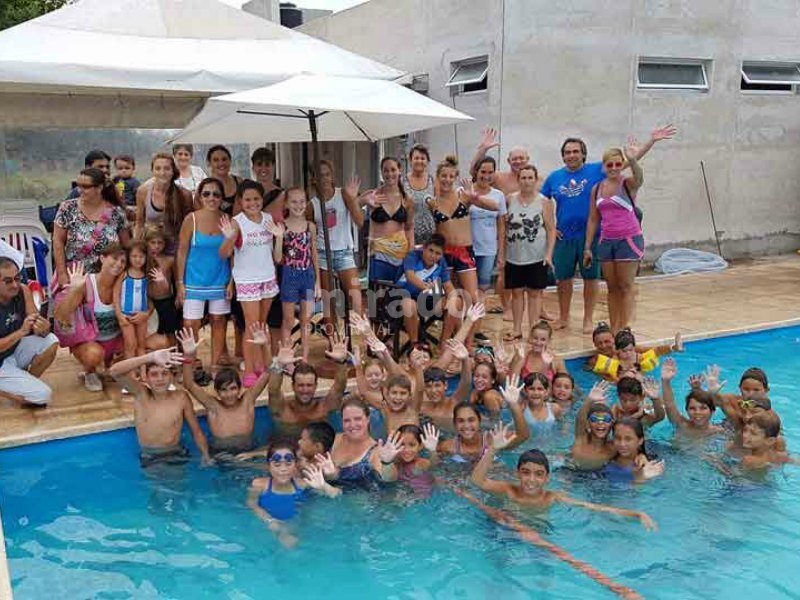 16 horas de nado solidario