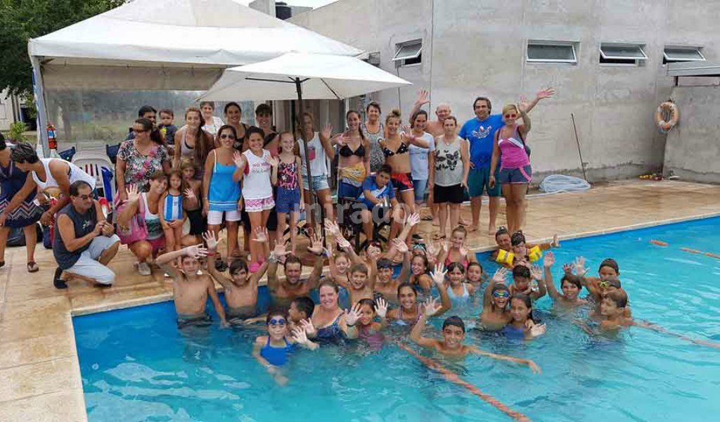 16 horas de nado solidario