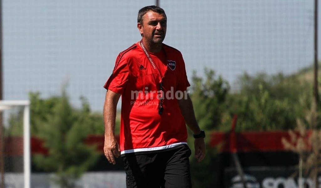 Newell’s visita a Defensa y Justicia en la reanudación