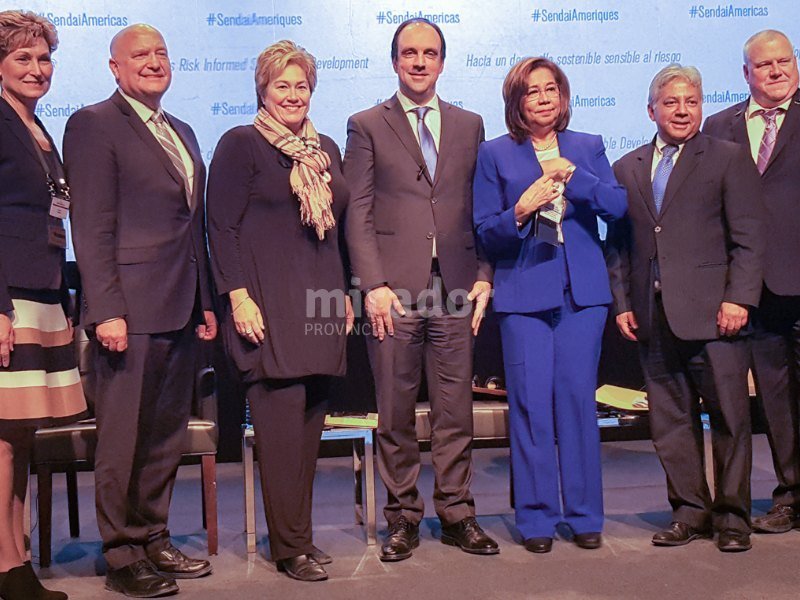 El intendente de Santa Fe disertó en Montreal