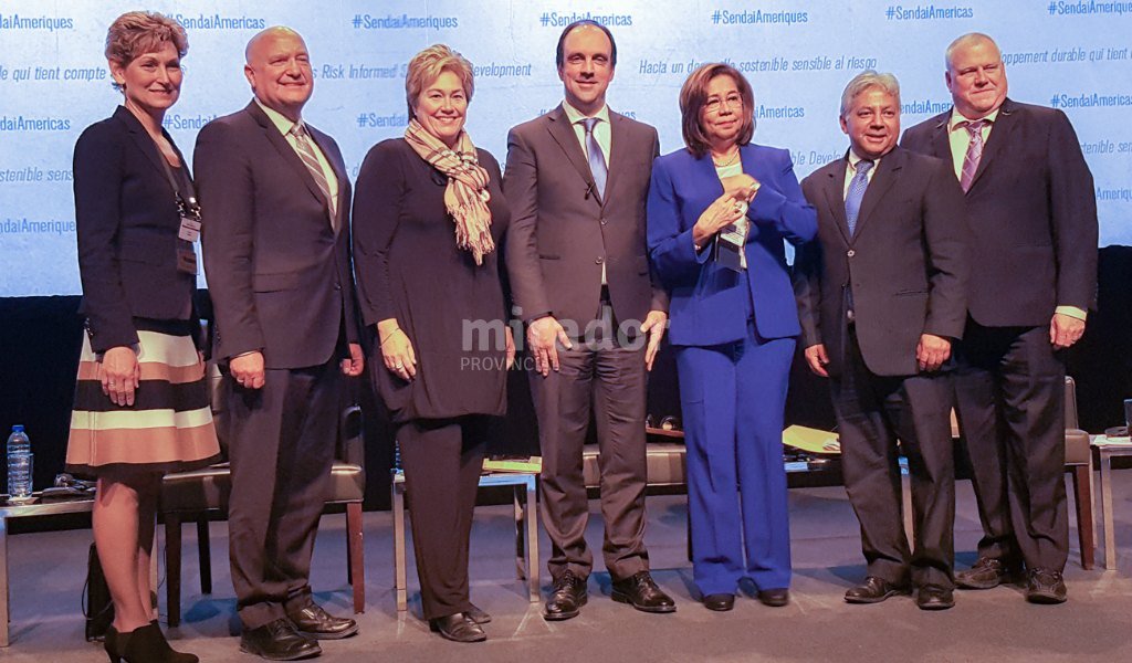 El intendente de Santa Fe disertó en Montreal