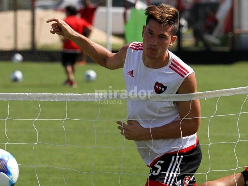 Isnaldo volvió del ostracismo y pelea por un lugar