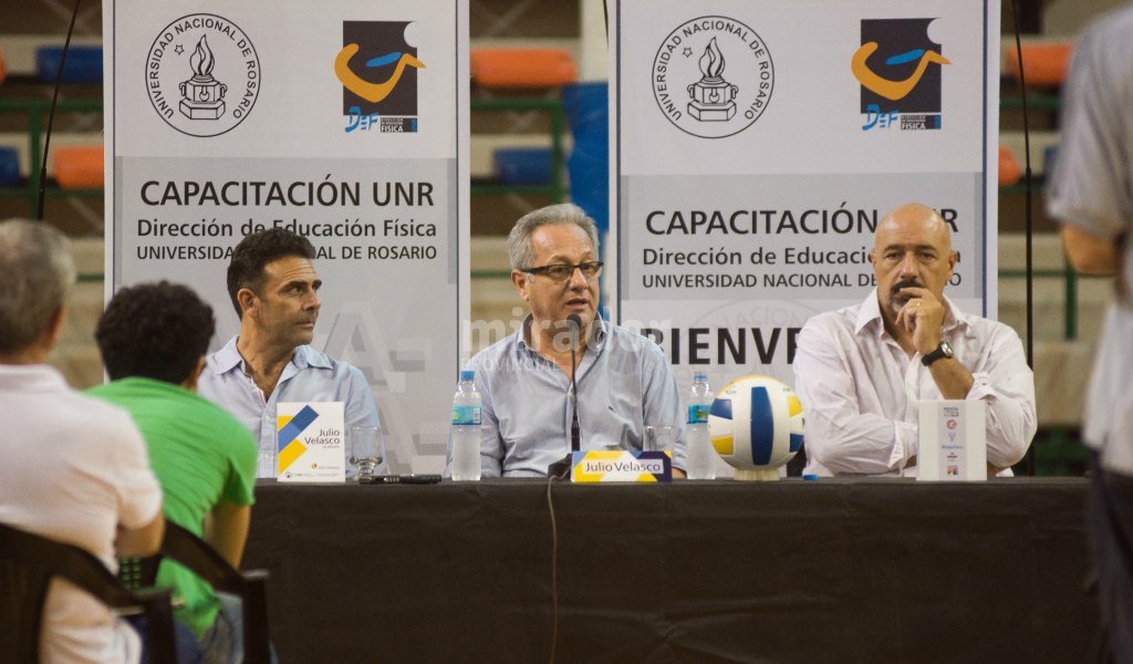 Julio Velasco: ‘Tenemos que hacer jugar a todos al voley’