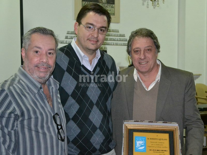 Distinción al científico Roberto Aquilano