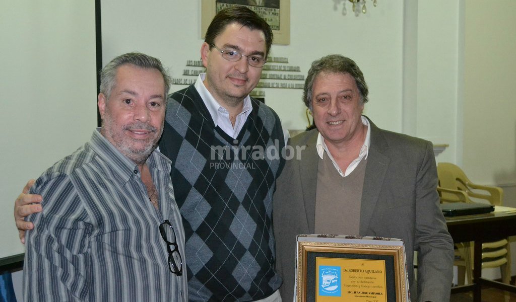 Distinción al científico Roberto Aquilano