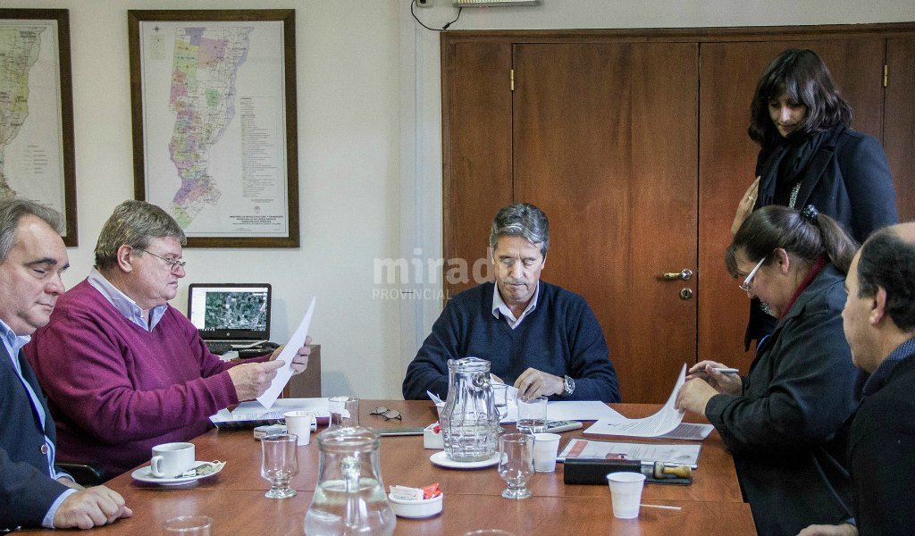 Obras de alcantarillado en Felicia y Progreso