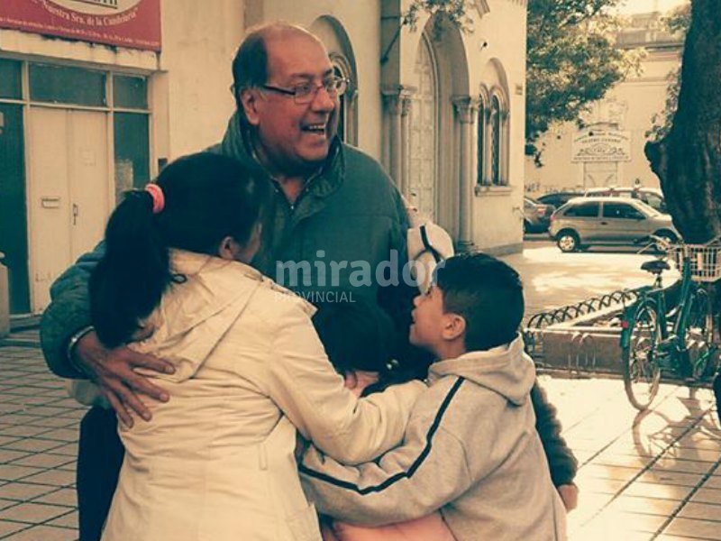 Los chicos del hogarcito repartieron abrazos