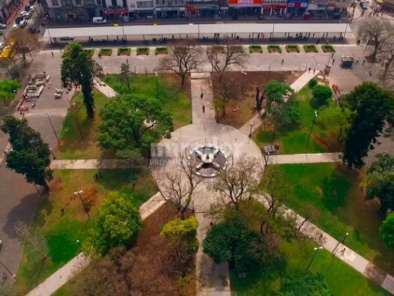 Rosario: se reabrió la plaza Sarmiento tras las reformas