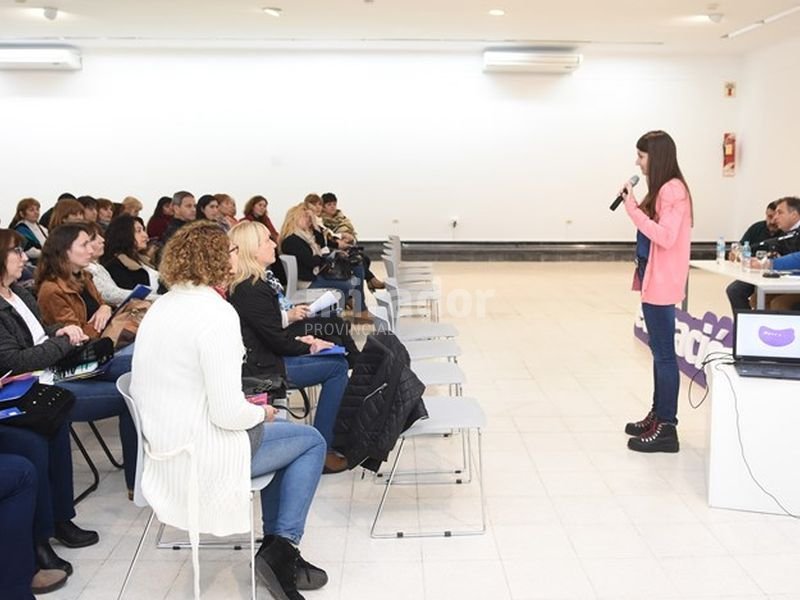 ‘Las becas representan la única posibilidad de estudio de muchos chicos’