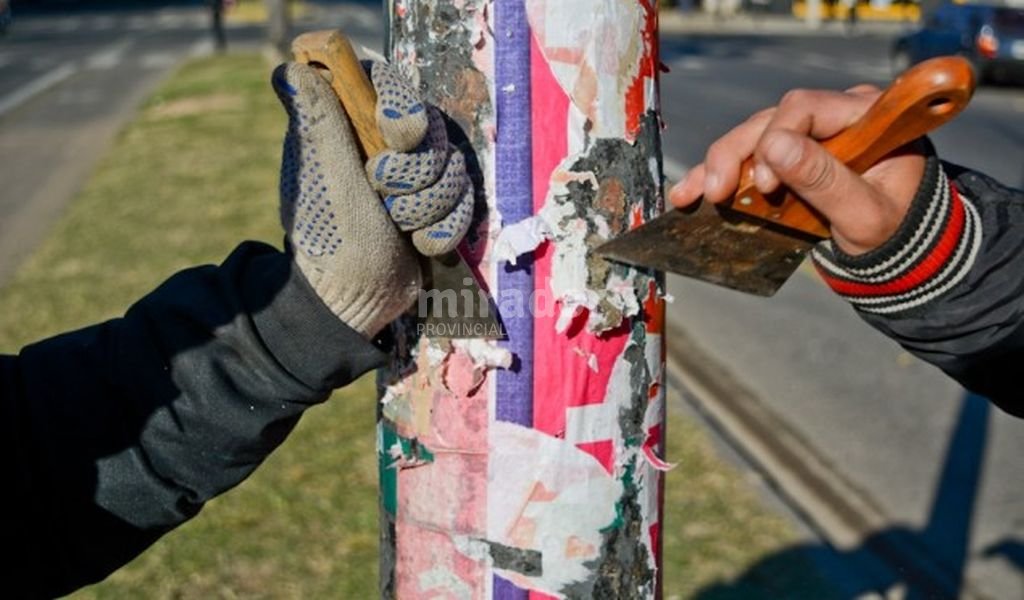 Rosario: comenzó la limpieza del espacio público tras las elecciones