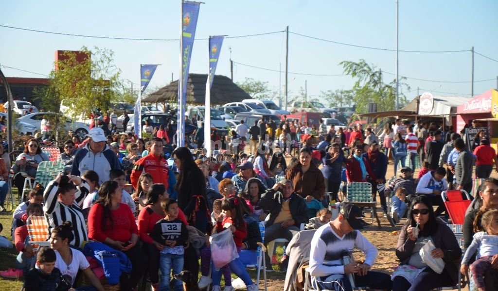 Reconquista: multitudinaria Fiesta de la Orilla