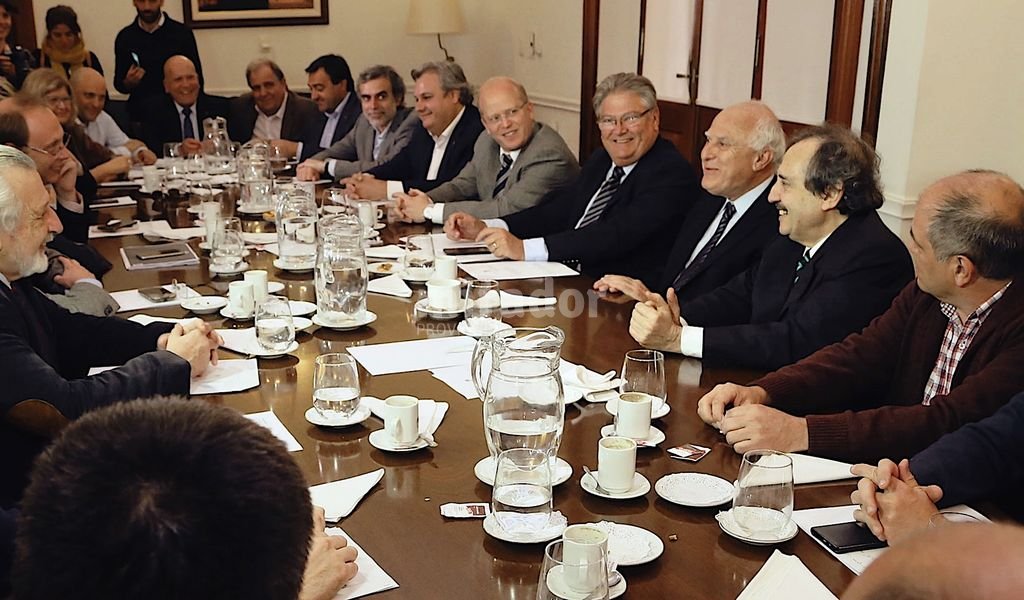 Ricardo Alfonsín se reunió con el gabinete provincial