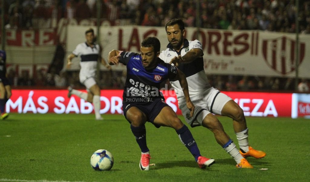 Los rojiblancos visitan a Huracán