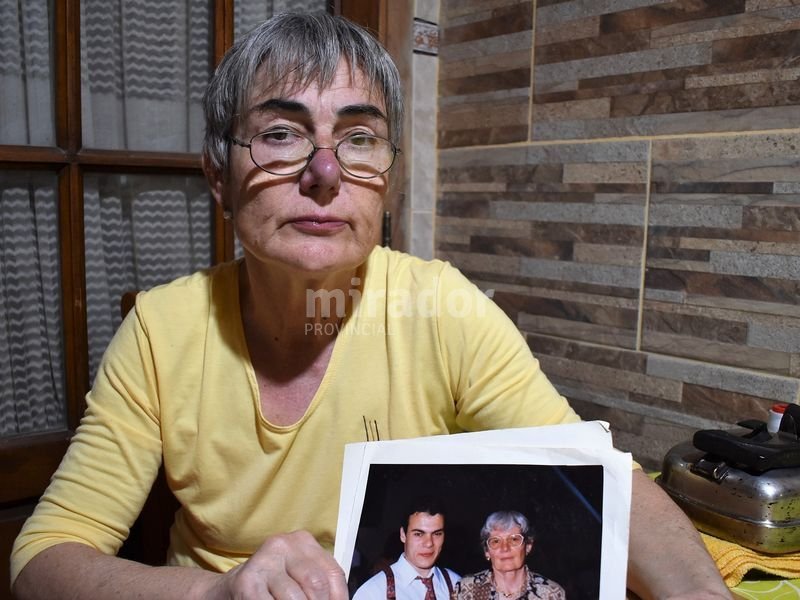 Se enteró que su hermana fue dada en adopción y hace 12 años la busca