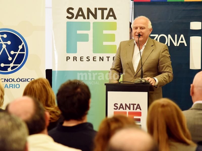 Lifschitz presentó el proyecto de una escuela tecnológica