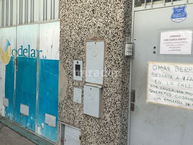 Otra metalúrgica cerró con sus empleados en la puerta