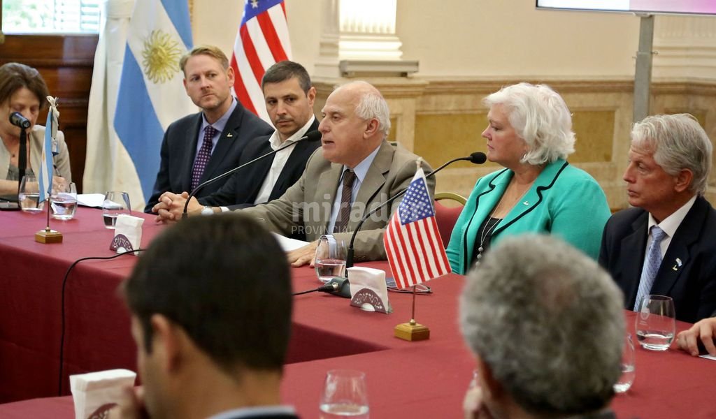 Lifschitz se reunió con funcionarios de San Luis (EE. UU.)