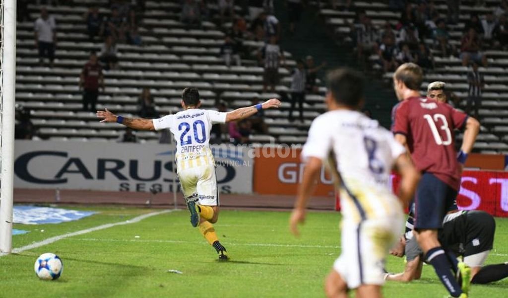 Rosario Central ganó su primer partido en el certamen