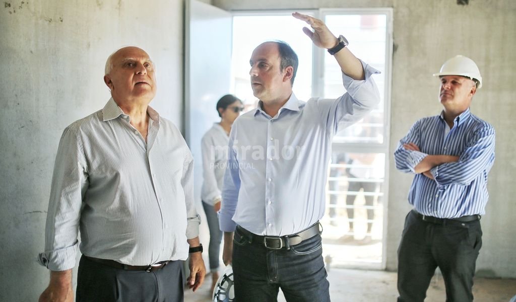 Corral y Lifschitz firmaron convenio para obras en barrio Jesuitas