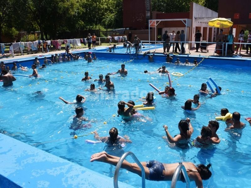 Rosario: comienza la temporada de piletas