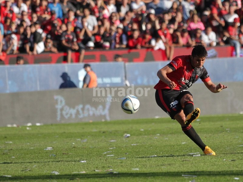 Alan Ruiz dijo que al único club que iría es a Colón