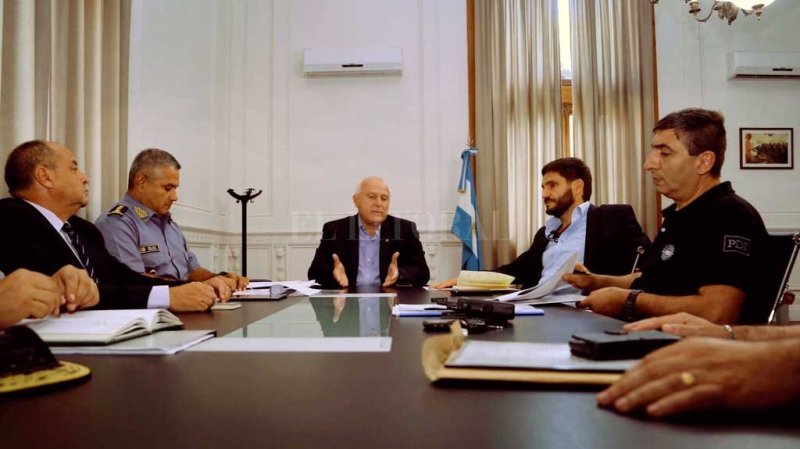 Lifschitz se reunió con Pullaro y autoridades policiales por la ola de crímenes en Rosario