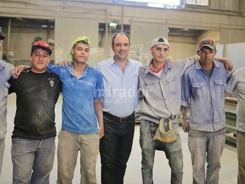 Santa Fe: jóvenes realizan entrenamiento laboral en fábrica