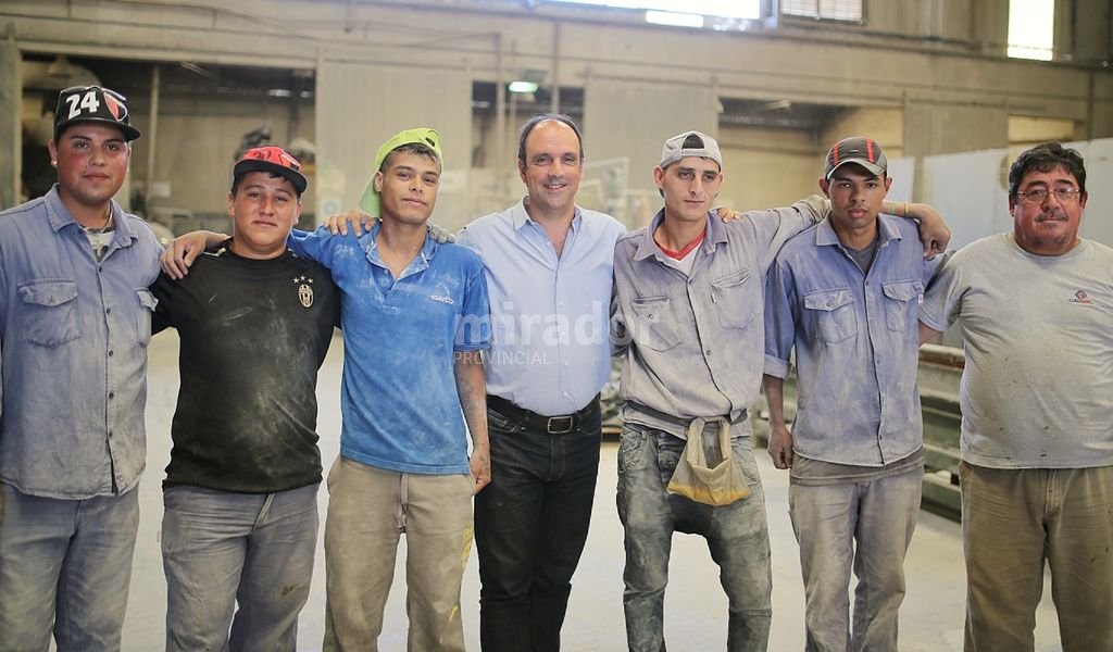 Santa Fe: jóvenes realizan entrenamiento laboral en fábrica